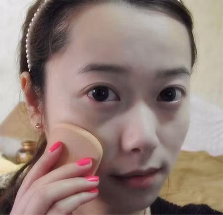 Phủ nhẹ một lớp phấn, tuy nhiên hãy chú ý là không nên đánh dày cộm sẽ làm mặt mất tự nhiên. Xem thêm: Trang điểm xinh / Bộ sưu tập váy chào hè 2012. Phủ nhẹ một lớp phấn, tuy nhiên hãy chú ý là không nên đánh dày cộm sẽ làm mặt mất tự nhiên. Xem thêm: Trang điểm xinh / Bộ sưu tập váy chào hè 2012.