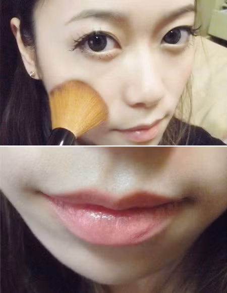 Phủ má hồng nhẹ và son môi cánh sen. Xem thêm: Trang điểm xinh / Bộ sưu tập váy chào hè 2012. Phủ má hồng nhẹ và son môi cánh sen. Xem thêm: Trang điểm xinh / Bộ sưu tập váy chào hè 2012.
