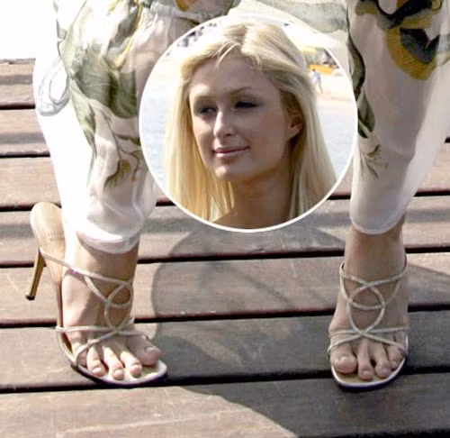 Ngón chân Paris Hilton vừa gày, vừa chõe rộng, thưa thớt. (Ảnh:xz) Xem thêm: Thời trang sao Việt/ Nghệ thuật chăm sóc da ngày hè. Ngón chân Paris Hilton vừa gày, vừa chõe rộng, thưa thớt. (Ảnh:xz) Xem thêm: Thời trang sao Việt/ Nghệ thuật chăm sóc da ngày hè.