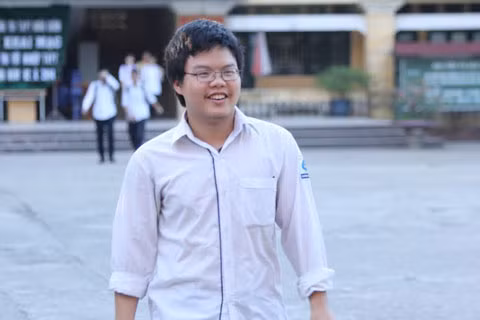 Thí sinh tự tin với phần lý thuyết. Ảnh: Xuân Trung Thí sinh tự tin với phần lý thuyết. Ảnh: Xuân Trung