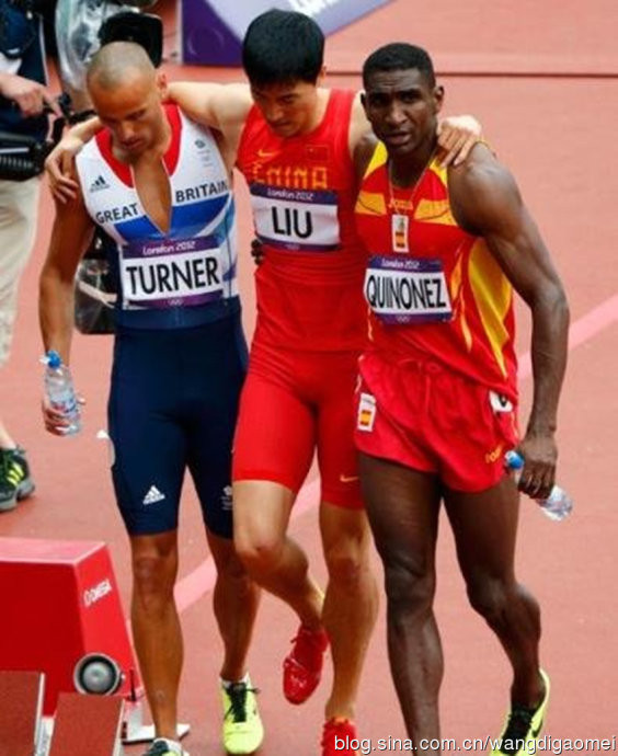 VĐV điền kinh Lưu Tường, trước khi gặp chấn thương khi chạy vượt rào tại Olympic London, Lưu Tường từng là kỳ vọng của 1,3 tỷ người dân Trung Quốc, đó quả là một áp lực nặng tựa núi. Thế nhưng một áp lực lớn hơn nữa dành cho Lưu Tường chính là từ phía các nhà tài trợ. Theo một nguồn tin cho hay, trước khi tham dự Thế vận hội năm nay, Lưu Tường đã ký 17 hợp đồng quảng cáo với tổng trị giá hàng tỷ USD. Và vì vậy, bất luận VĐV điền kinh này có bị chấn thương hay không thì Thế vận hội lần này vẫn sẽ là tác nhân để đưa cựu hoàng kiếm tiền lên một đỉnh cao mới.