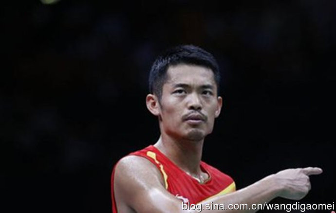 VĐV cầu lông Lâm Đan, nhà vô địch quảng cáo trên truyền hình. Trước Thế vận hội Olympic London, Lâm Đan là gương mặt nổi tiếng và đắt giá cho các thương hiệu nổi tiếng của Trung Quốc cũng như của thế giới như trang phục thể thao Lining, đồ uống Red Bull, xe hơi Tuyết Thiết Long, kẹo cao su Doublemint, dao cạo râu Gillette... Theo tiết lộ thì nguồn thu từ hoạt động quảng cáo của Lâm Đan ước tính hơn 20 triệu USD, vượt cả VĐV điền kinh Lưu Tường. Thành công của Lâm Đan tại London càng tăng giá trị hình ảnh của anh, và để mời được VĐV này làm đại diện cho sản phẩm của mình, các doanh nghiệp cũng phải rủng rỉnh hầu bao. Như vậy, Lâm Đan chính thức trở thành ông hoàng kiếm tiền của thể thao Trung Quốc.