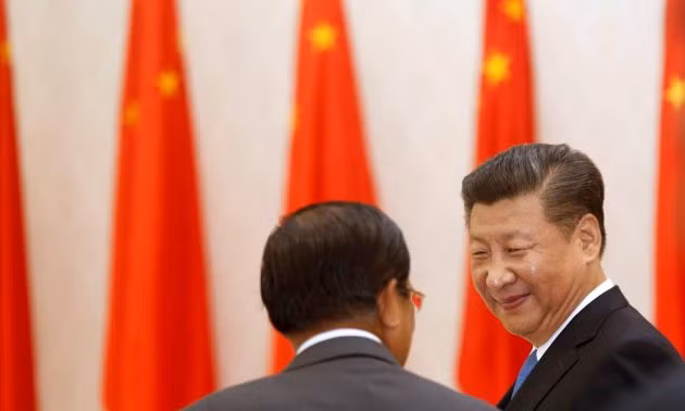 Chủ tịch Trung Quốc Tập Cận Bình và Thủ tướng Campuchia Hun Sen, ảnh: Asia Times. Chủ tịch Trung Quốc Tập Cận Bình và Thủ tướng Campuchia Hun Sen, ảnh: Asia Times.