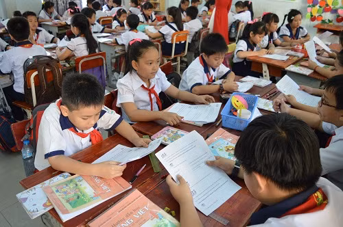 Cuối cùng quyền từ chối VNEN cho con em của phụ huynh Hà Tĩnh cũng được tôn trọng. Ảnh một lớp học VNEN ở Hà Tĩnh, nguồn: Báo Hà Tĩnh.