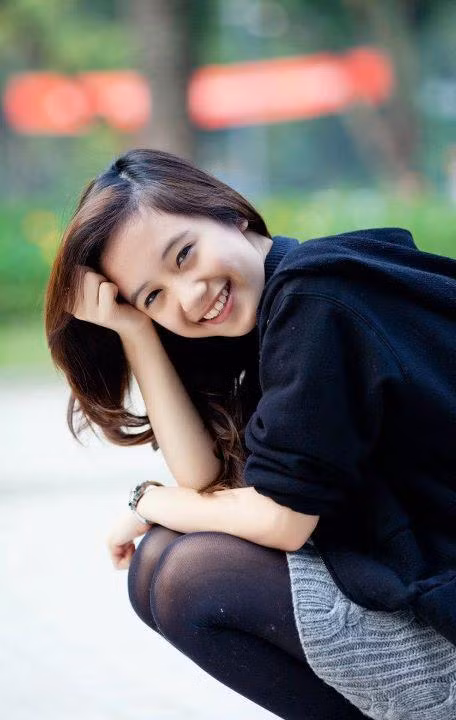 Ngắm nhìn shoot hình này, có thể hiểu tại sao June Vũ là bạn gái trong mơ của hàng triệu teen boys Việt Nam.