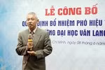 Giáo sư quần đùi, ra đi để trở về