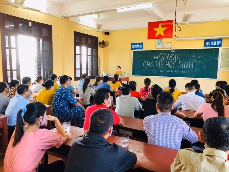Nếu hoạt động đúng chức năng và nhiệm vụ như quy định thì sự phối hợp của Ban đại diện cha mẹ học sinh với giáo viên, nhà trường sẽ mang lại hiệu quả cao (Ảnh minh hoạ: Diệu Anh)