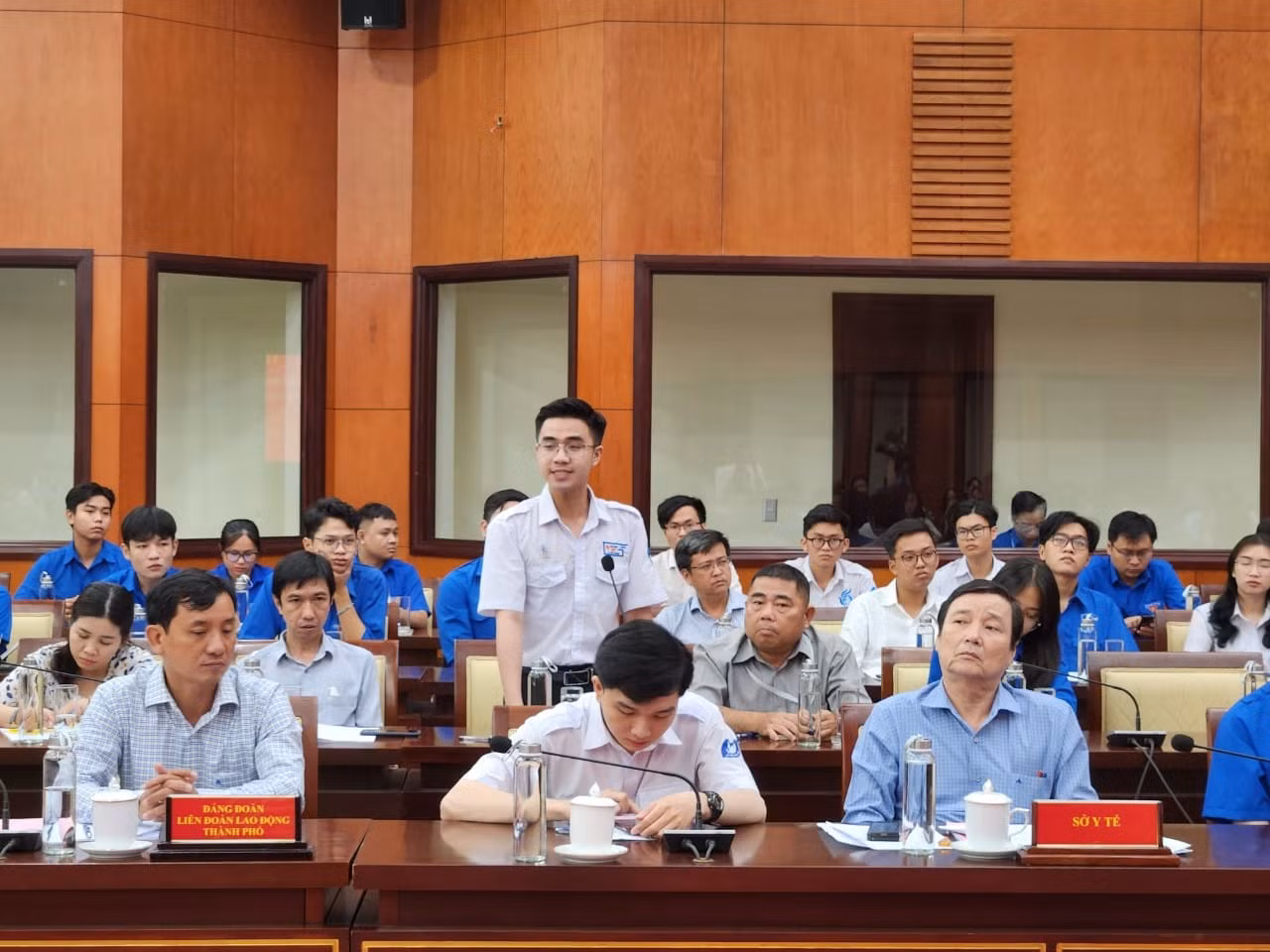Sinh viên Võ Lập Phúc phát biểu tại buổi gặp gỡ (ảnh: P.L) Sinh viên Võ Lập Phúc phát biểu tại buổi gặp gỡ (ảnh: P.L)