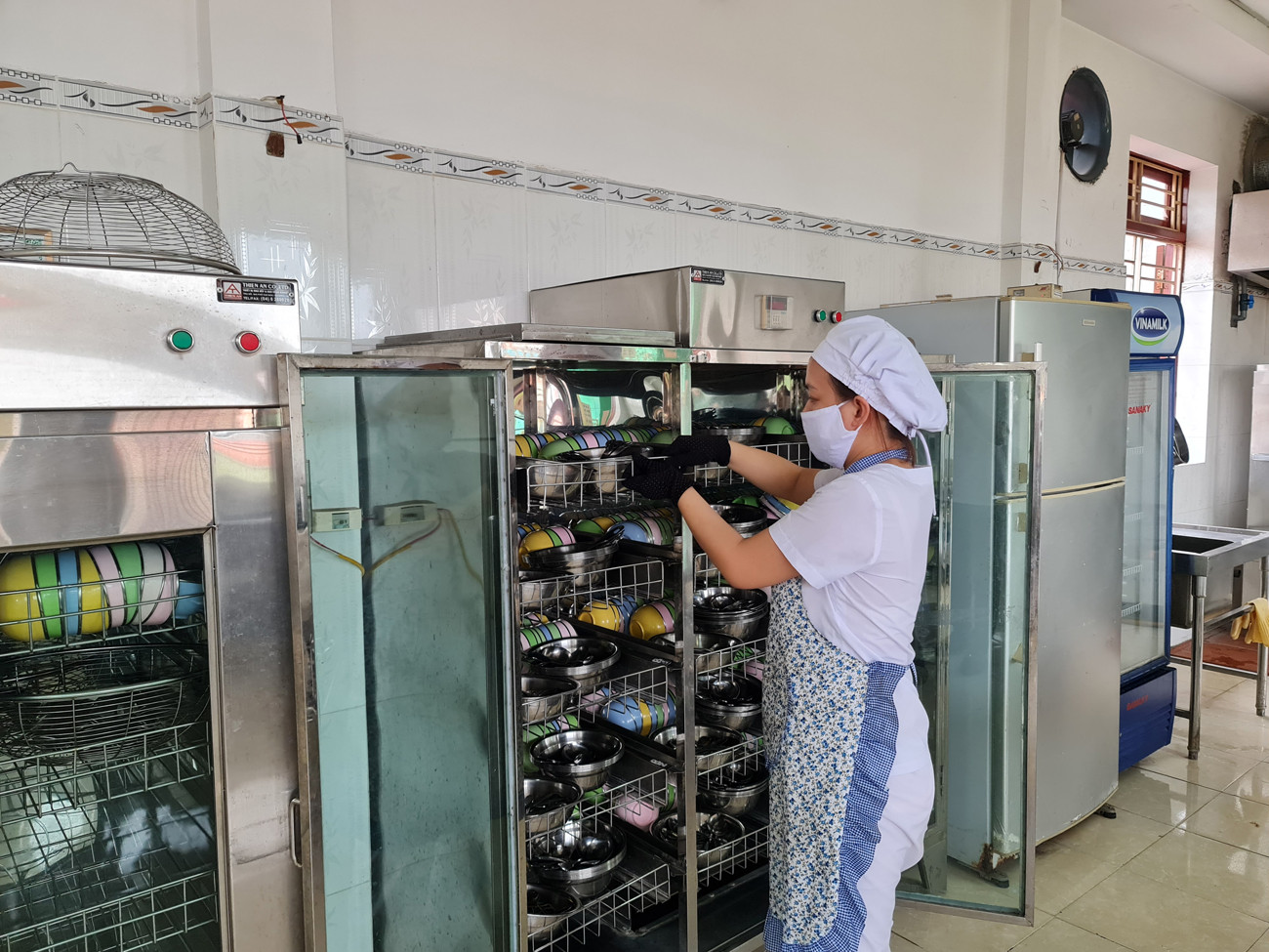 Bếp ăn của Trường mầm non An Dương (quận Lê Chân, Hải Phòng) được xây dựng với đầy đủ các trang, thiết bị hiện đại (Ảnh: Lã Tiến) Bếp ăn của Trường mầm non An Dương (quận Lê Chân, Hải Phòng) được xây dựng với đầy đủ các trang, thiết bị hiện đại (Ảnh: Lã Tiến)