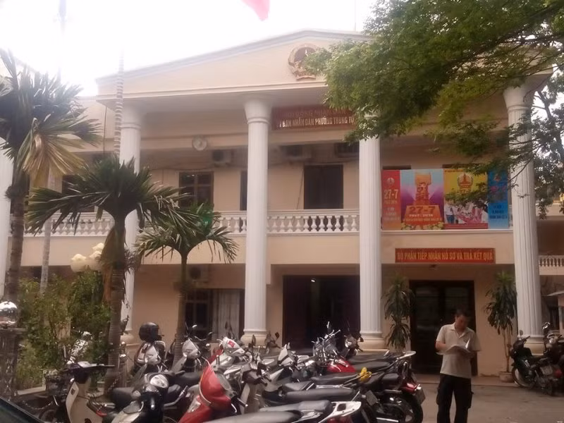 UBND phường Trung Tự, quận Đống Đa, nơi ông Trung và ông Minh công tác (Ảnh MC)