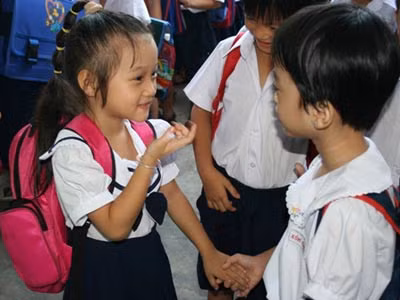 Trẻ em sẽ phát triển tốt nhất nếu đi học đúng độ tuổi của mình Trẻ em sẽ phát triển tốt nhất nếu đi học đúng độ tuổi của mình
