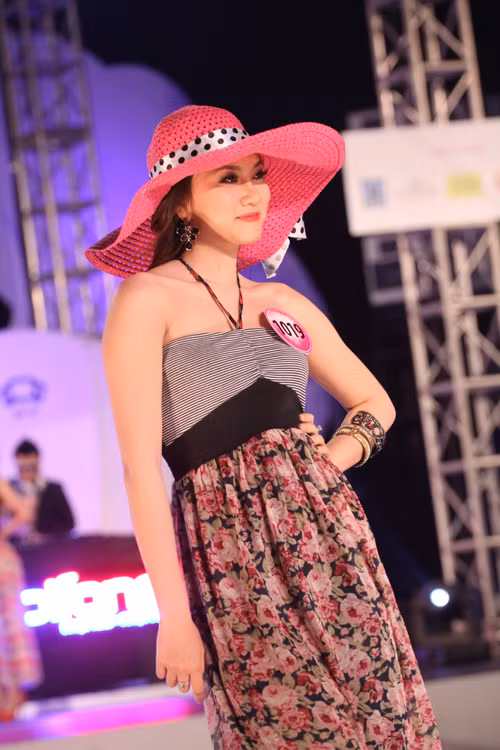 Cô nữ sinh đến từ Cần Thơ đã để lại nhiều ấn tượng trong cuộc thi Miss teen 2011 Cô nữ sinh đến từ Cần Thơ đã để lại nhiều ấn tượng trong cuộc thi Miss teen 2011