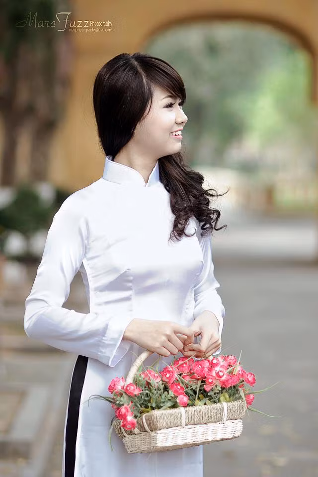 Nguyễn Lan Chi hiện đang là học sinh Trường THPT Phạm Hồng Thái - Hà Nội Nguyễn Lan Chi hiện đang là học sinh Trường THPT Phạm Hồng Thái - Hà Nội
