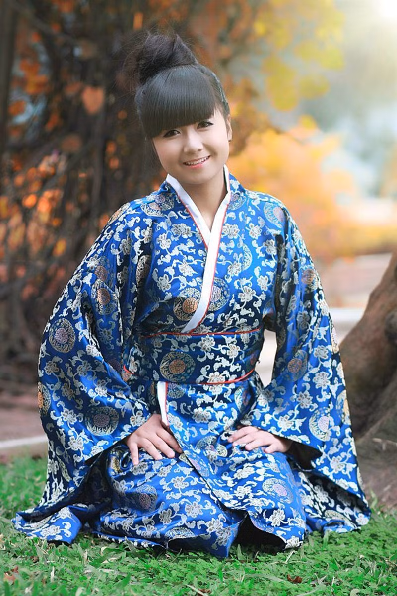 Quỳnh Giang nổi bật trong bộ đồ kimono truyền thống của Nhật Bản Quỳnh Giang nổi bật trong bộ đồ kimono truyền thống của Nhật Bản