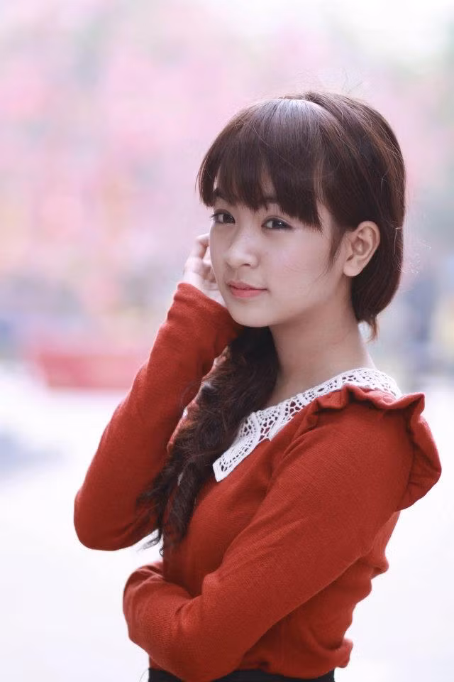 Huyền Trang được gọi là Hotgirl ở Trường THPT Lômônôxốpkhông những học giỏi mà còn rất