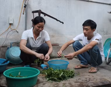 Người mẹ bỏ quê ra phố nuôi giấc mơ đại học cho con