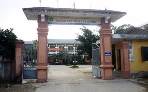 Trường CĐ Y tế Hà Tĩnh, nơi để xảy ra việc Trưởng phòng Đào tạo tự ý sửa, nâng điểm. Trường CĐ Y tế Hà Tĩnh, nơi để xảy ra việc Trưởng phòng Đào tạo tự ý sửa, nâng điểm.