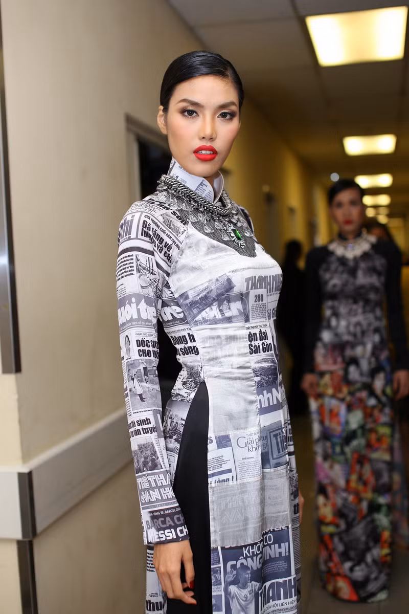 Trở về sau khi tham dự Asian Fashion Award được tổ chức tại Trung Quốc, giải vàng Siêu mẫu Việt Nam 2013 Lan Khuê đã nhanh chóng chuẩn bị cho đêm diễn này.