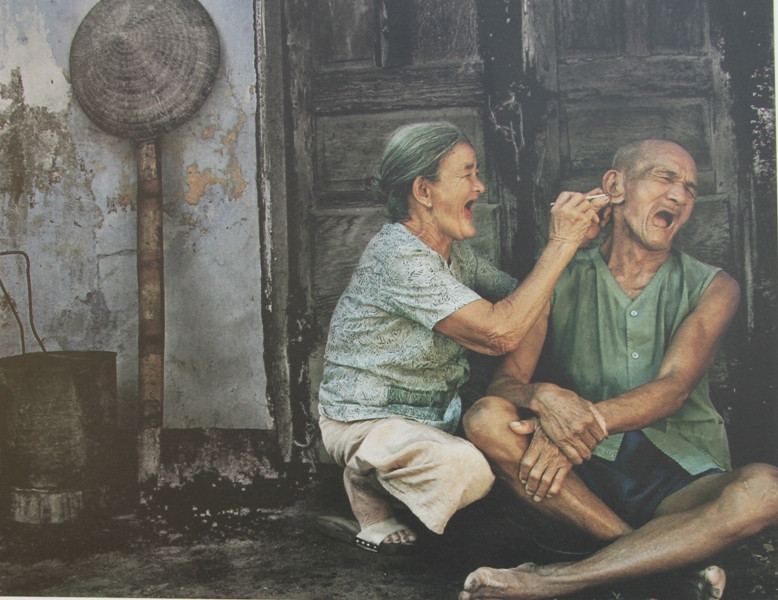 Tác phẩm "Hạnh phúc tuổi già" của tác giả Thân Nguyên.