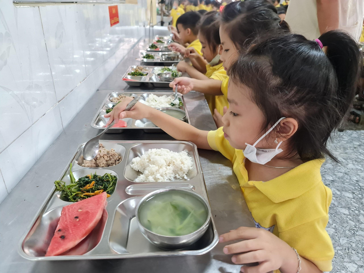 Bữa ăn bảo đảm dinh dưỡng (Ảnh: Lã Tiến) Bữa ăn bảo đảm dinh dưỡng (Ảnh: Lã Tiến)
