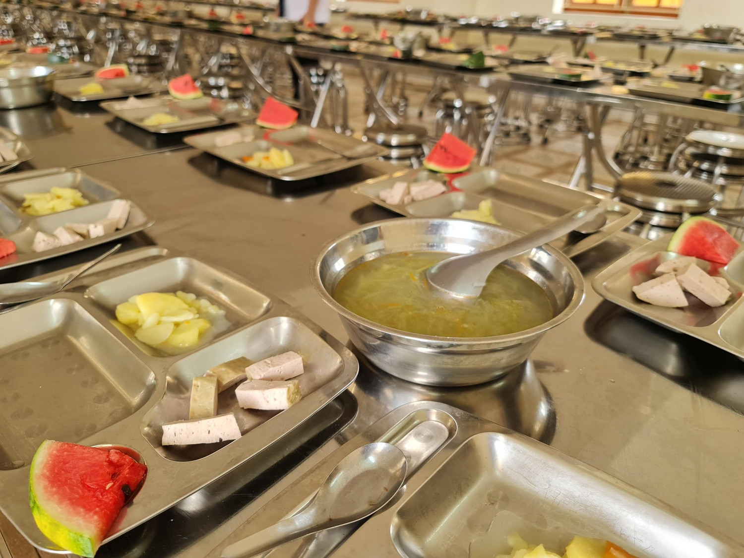 Phòng ăn của Trường Tiểu học An Hồng sạch sẽ, thoáng mát (Ảnh: Lã Tiến) Phòng ăn của Trường Tiểu học An Hồng sạch sẽ, thoáng mát (Ảnh: Lã Tiến)
