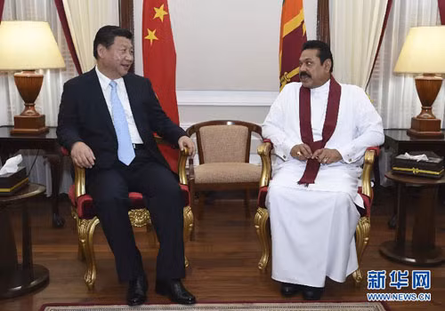 Chủ tịch Trung Quốc Tập Cận Bình và Tổng thống Sri Lanka, Mahinda Rajakapsa tại Colombo, ảnh: Tân Hoa Xã. Chủ tịch Trung Quốc Tập Cận Bình và Tổng thống Sri Lanka, Mahinda Rajakapsa tại Colombo, ảnh: Tân Hoa Xã.