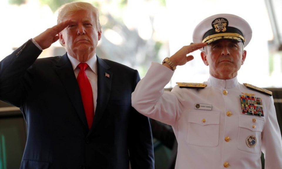 Tổng thống Donald Trump và Đô đốc Harry Harris, ảnh: Asia Times. Tổng thống Donald Trump và Đô đốc Harry Harris, ảnh: Asia Times.