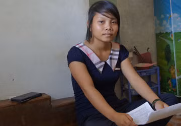 Em La Thị Hoài - nữ sinh duy nhất của tộc người Đan Lai ước muốn học lên để trở về giúp bà con bản làng Em La Thị Hoài - nữ sinh duy nhất của tộc người Đan Lai ước muốn học lên để trở về giúp bà con bản làng