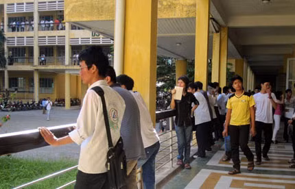 Những bỡ ngỡ không thể tránh khỏi trong ngày tháng đầu tiên của đời sinh viên cần các bạn vượt qua.