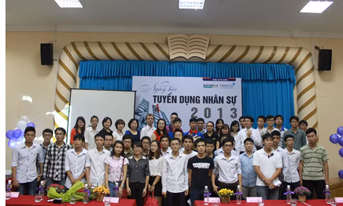 Hình ảnh đại diện của gần 300 ứng viên tham dự vòng loại đợt 1. Hình ảnh đại diện của gần 300 ứng viên tham dự vòng loại đợt 1.