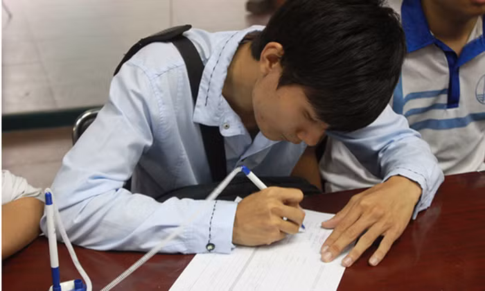 Thí sinh tham gia tuyển dụng điền thông tin cá nhân. Thí sinh tham gia tuyển dụng điền thông tin cá nhân.