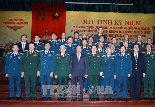Thủ tướng Nguyễn Xuân Phúc với các đại biểu. Ảnh: Thống Nhất/TTXVN Thủ tướng Nguyễn Xuân Phúc với các đại biểu. Ảnh: Thống Nhất/TTXVN