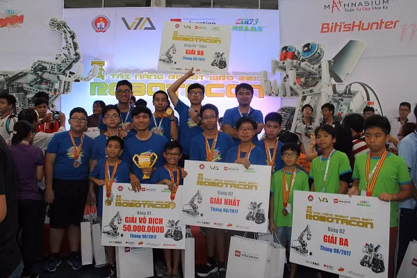 Robotics được biết đến là nền tảng tuyệt vời cho việc phát triển những kỹ năng cần thiết cho thanh thiếu niên thế kỷ 21. Robotics được biết đến là nền tảng tuyệt vời cho việc phát triển những kỹ năng cần thiết cho thanh thiếu niên thế kỷ 21.