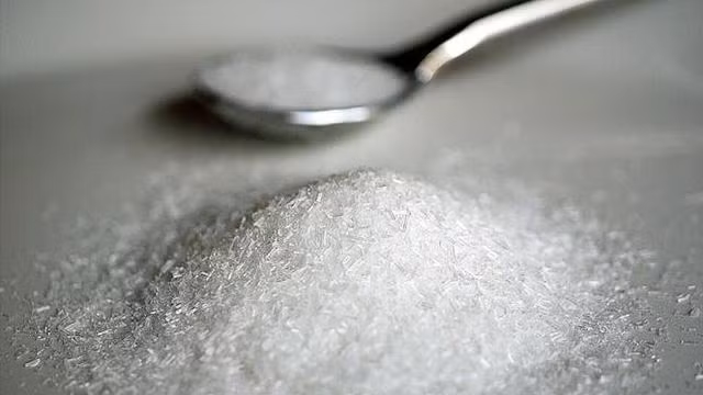Với lượng natri đóng góp không đáng kể vào món ăn, bột ngọt có thể được sử dụng như một phương cách hiệu quả để giúp giảm tiêu thụ muối/natri trong khẩu phần ăn