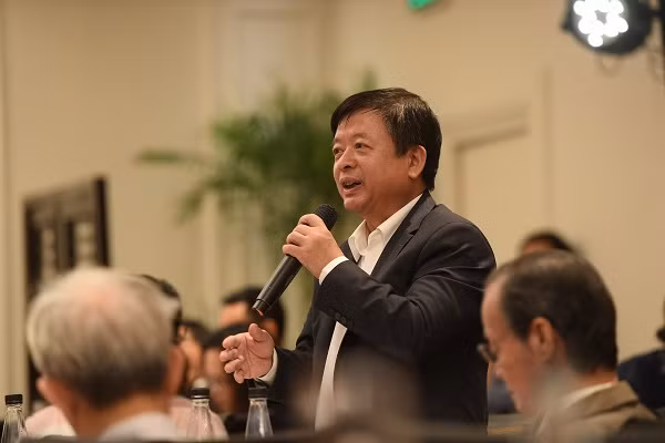 Nhạc sỹ Đỗ Hồng Quân. Nhạc sỹ Đỗ Hồng Quân.