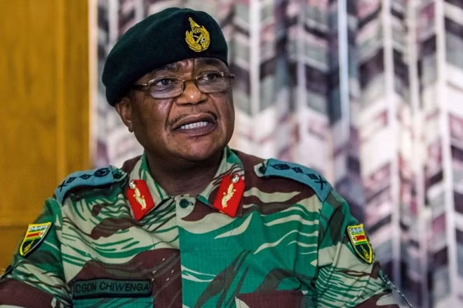 Tư lệnh quân đội Zimbabwe Constantino Chiwenga (Ảnh: CNN) Tư lệnh quân đội Zimbabwe Constantino Chiwenga (Ảnh: CNN)