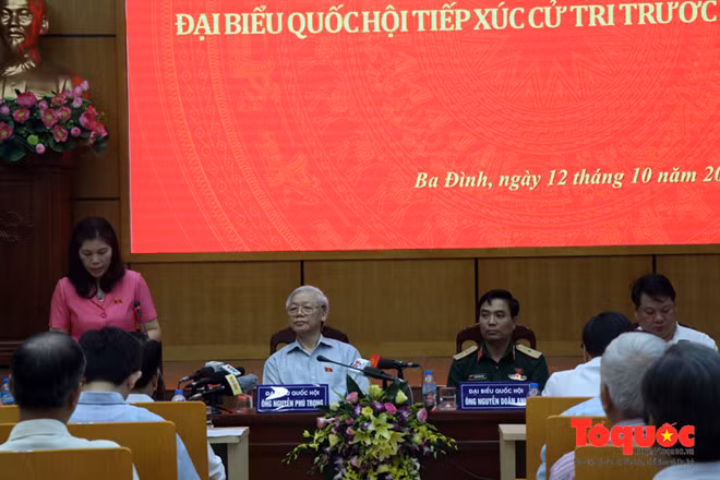 Tổng Bí thư Nguyễn Phú Trọng cùng đoàn Đại biểu Quốc hội Thành phố Hà Nội tiếp xúc cử tri sáng 12/10 Tổng Bí thư Nguyễn Phú Trọng cùng đoàn Đại biểu Quốc hội Thành phố Hà Nội tiếp xúc cử tri sáng 12/10
