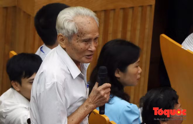 Cử tri Nguyễn Quốc Thước: "Tôi mừng là Đảng không khoan nhượng với các vấn đề tiêu cực" Cử tri Nguyễn Quốc Thước: "Tôi mừng là Đảng không khoan nhượng với các vấn đề tiêu cực"