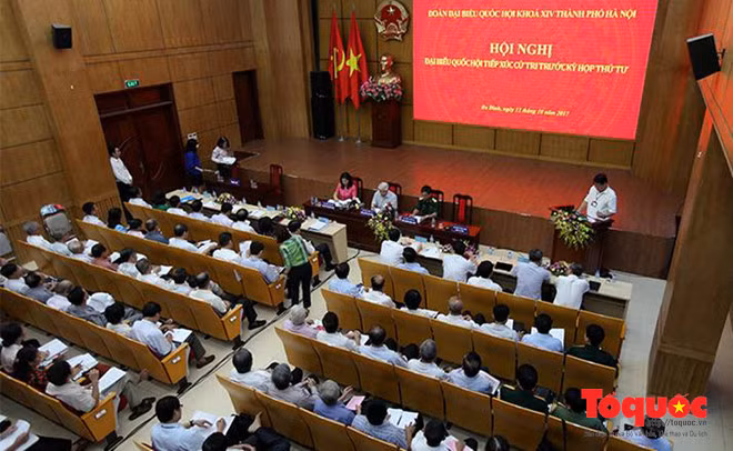 Vấn đề chống tiêu cực đang được cử tri rất quan tâm Vấn đề chống tiêu cực đang được cử tri rất quan tâm