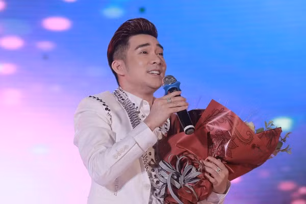 Ca sĩ Quang Hà