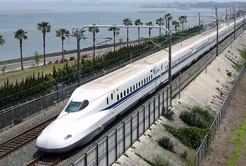 Dự kiến, Chính phủ sẽ báo cáo Quốc hội thông qua chủ trương đầu tư Dự án đường sắt tốc độ cao Bắc - Nam vào năm 2019. Ảnh minh họa: Vietnamnet.vn Dự kiến, Chính phủ sẽ báo cáo Quốc hội thông qua chủ trương đầu tư Dự án đường sắt tốc độ cao Bắc - Nam vào năm 2019. Ảnh minh họa: Vietnamnet.vn
