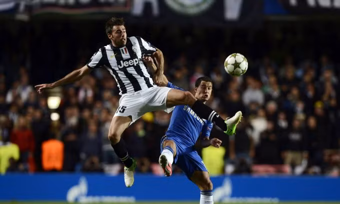 Juve thể hiện bản lĩnh của nhà ĐKVĐ Italia.