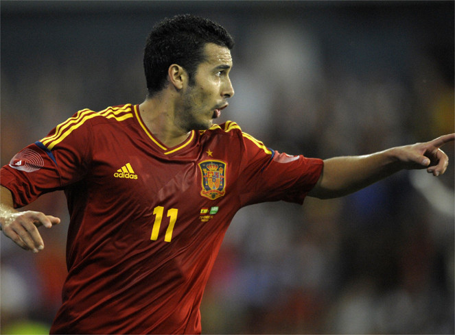 Pedro lập một cú đúp.