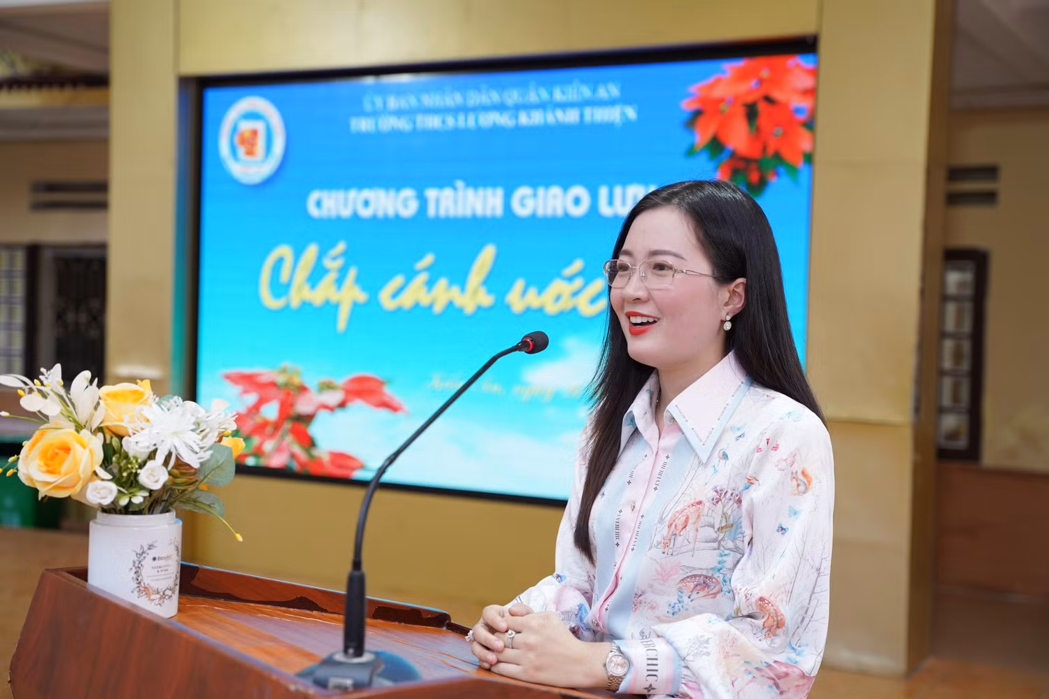 Em Nguyễn Thị Thạch Thảo giao lưu chia sẻ kinh nghiệm với học sinh nhà trường (Ảnh: LT) Em Nguyễn Thị Thạch Thảo giao lưu chia sẻ kinh nghiệm với học sinh nhà trường (Ảnh: LT)