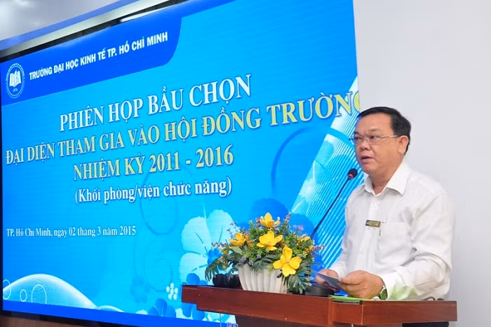 Chuyên gia nói gì về mô hình Hội đồng trường trong các trường đại học hiện nay? (Ảnh minh họa dẫn từ nguồn Đại học Kinh tế Thành phố Hồ Chí Minh) Chuyên gia nói gì về mô hình Hội đồng trường trong các trường đại học hiện nay? (Ảnh minh họa dẫn từ nguồn Đại học Kinh tế Thành phố Hồ Chí Minh)