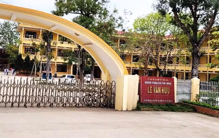 Trường Trung học phổ thông Lê Văn Hưu dự kiến huy động đến hơn 2,6 tỷ đồng để tổ chức kỷ niệm. Ảnh: Ảnh: Nguoilaodong.vn Trường Trung học phổ thông Lê Văn Hưu dự kiến huy động đến hơn 2,6 tỷ đồng để tổ chức kỷ niệm. Ảnh: Ảnh: Nguoilaodong.vn