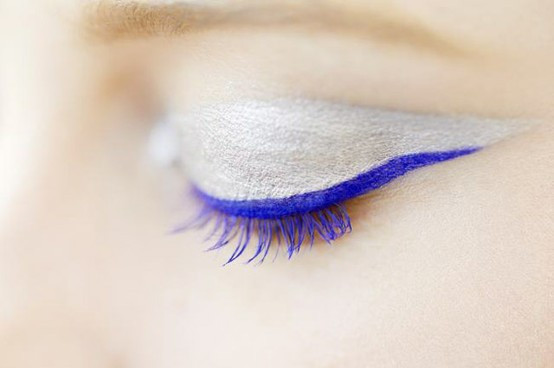 Không chỉ là viền mắt mà còn mascara cùng màu nổi bật Không chỉ là viền mắt mà còn mascara cùng màu nổi bật