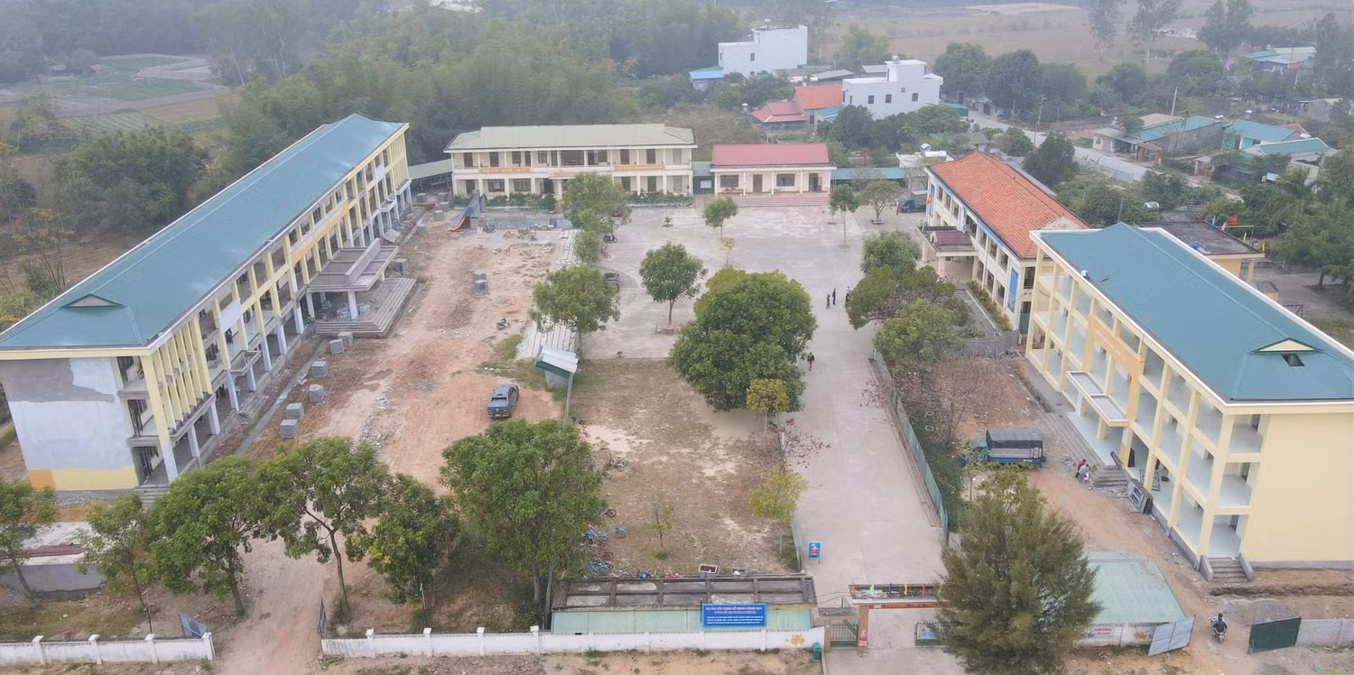 Trường Tiểu học Hải Hoà được đầu tư xây dựng trong năm 2021 (Ảnh: PL) Trường Tiểu học Hải Hoà được đầu tư xây dựng trong năm 2021 (Ảnh: PL)
