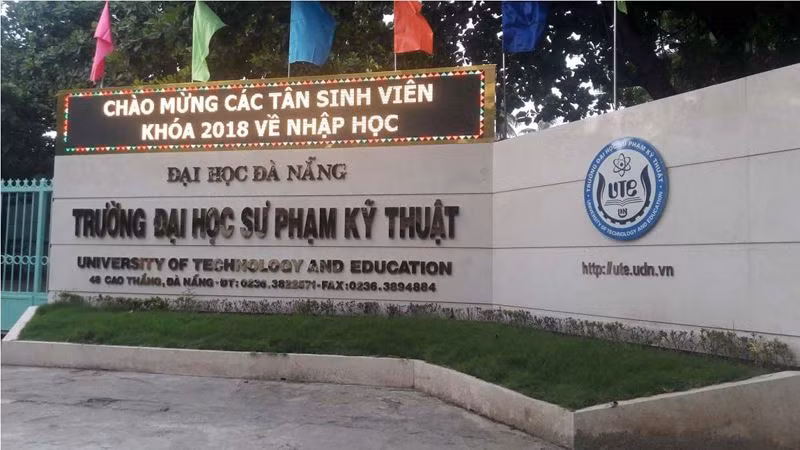 Trường Đại học Sư phạm Kỹ thuật Đà Nẵng phải tạm dừng nhiều khoản thu phí. Ảnh: TT