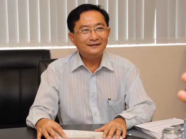 Doanh nhân Nguyễn Văn Đực - Phó tổng giám đốc Công ty Địa ốc Đất Lành, Phó chủ tịch Hiệp hội Bất động sản Tp.HCM. Doanh nhân Nguyễn Văn Đực - Phó tổng giám đốc Công ty Địa ốc Đất Lành, Phó chủ tịch Hiệp hội Bất động sản Tp.HCM.